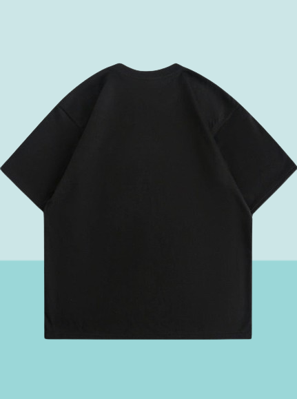 Schwarzes T-Shirt aus Baumwolle, Unisex, klassischer Schnitt, ideal für Freizeitkleidung. Perfekt kombinierbar, zeitloses Design.
