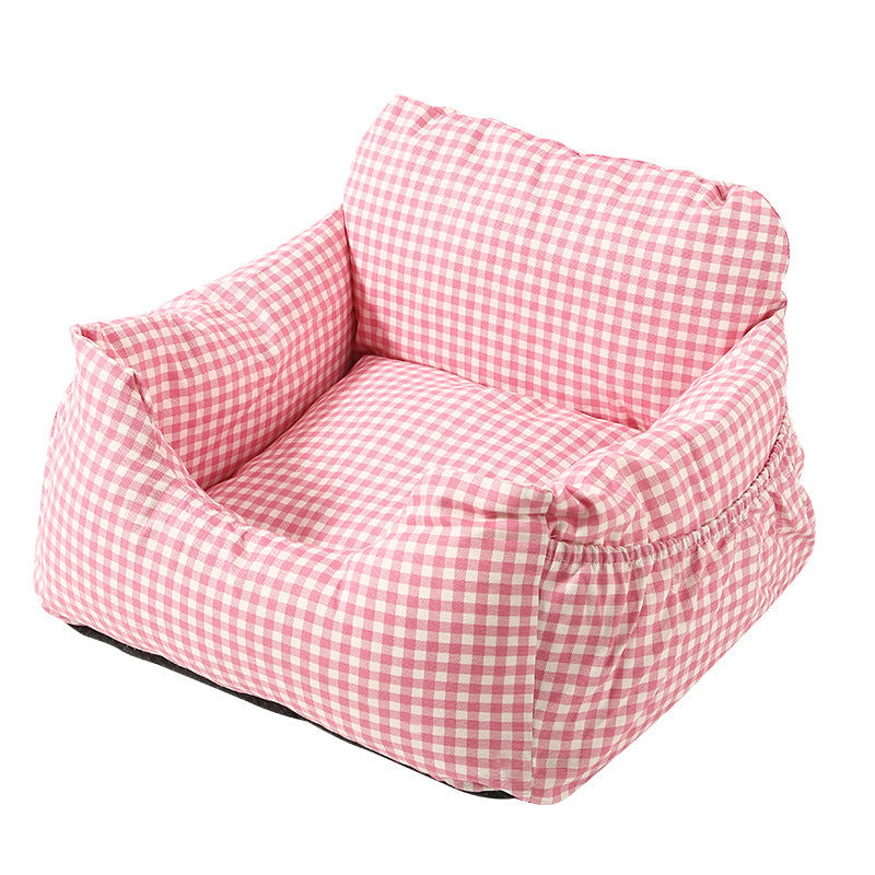 Rosa kariertes Hundebett, quadratisch, weicher Stoff, gemütlich, Haustiermöbel, waschbar.