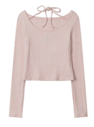 Damenpullover in Rosa, langärmelig, mit Rundhalsausschnitt und Schleifendetail. Modischer Strickpullover, ideal für Herbst und Winter.
