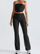 Damen Sportbekleidung Set: Schwarzes, nahtloses Top und Leggings. Ideal für Fitness, Yoga und Freizeit. Bequem, stilvoll und funktional.