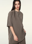 Damen T-Shirt in Übergröße, khaki, lässiger Stil, ideal für Streetwear. Perfekt für trendige Outfits und modische Looks.