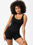 Schwarzer Damen-Body, ärmellos, figurbetont, aus elastischem Material. Perfekt für Sport, Freizeit oder als Unterwäsche. Modisch und bequem.