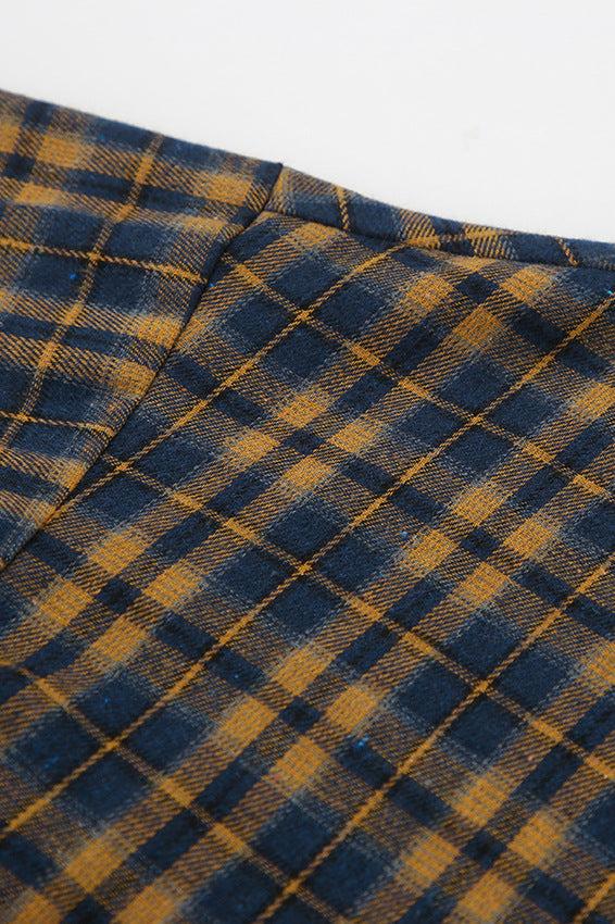 Kariertes Flanellhemd in Blau und Gelb, weicher Stoff, ideal für Herbstmode. Perfekt für lässige Outfits und trendige Looks.