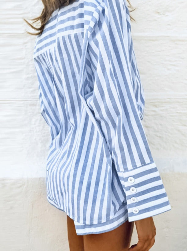 Gestreiftes Hemd Damen, blau-weiß, langärmelig, Knopfleiste, modisch, lässig, Baumwolle, ideal für Frühling und Sommer, stilvoller Look.