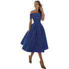 Elegantes blaues Off-Shoulder-Kleid für Damen, knielang, aus hochwertigem Stoff, ideal für Abendveranstaltungen und Partys.