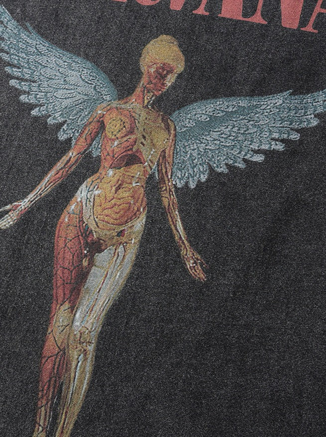 Abbildung eines anatomischen Engels mit Flügeln auf einem schwarzen Hintergrund. Perfekt für Fans von alternativer Kunst und anatomischen Designs.