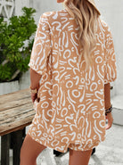 Damen Sommerkleid mit abstraktem Muster, lässig und bequem, ideal für Strand und Freizeit. Perfekt für warme Tage und stilvolle Outfits.