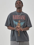 Graues Nirvana-T-Shirt mit Engelsmotiv, lässiger Stil, ideal für Musikfans. Hochwertige Baumwolle, Unisex-Design, trendige Streetwear.