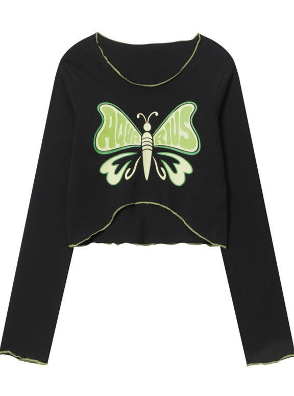 Schwarzes Langarmshirt mit grünem Schmetterlingsdesign und "Aquarius"-Schriftzug, trendige Damenmode, lässiger Stil, Baumwollmaterial.