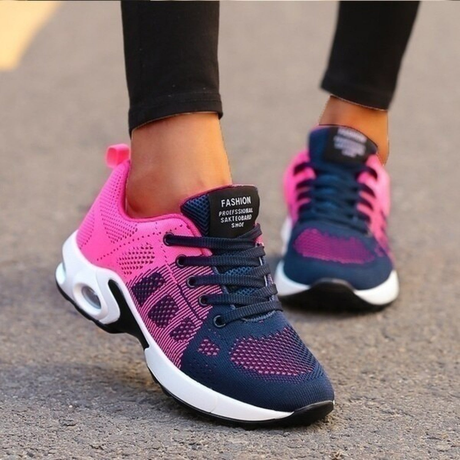 Damen Sneaker in Pink und Blau, atmungsaktiv, ideal für Sport und Freizeit. Modische Turnschuhe mit rutschfester Sohle und modernem Design.