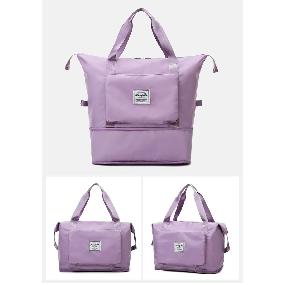 Lila Reisetasche mit großem Hauptfach, robustem Reißverschluss und verstellbaren Trägern. Perfekt für Reisen und Alltag. Hochwertiges Material.