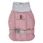 Hundemantel rosa, wasserdicht, reflektierend, mit verstellbarem Verschluss. Ideal für kaltes Wetter, schützt vor Regen und Wind. Perfekt für Spaziergänge.