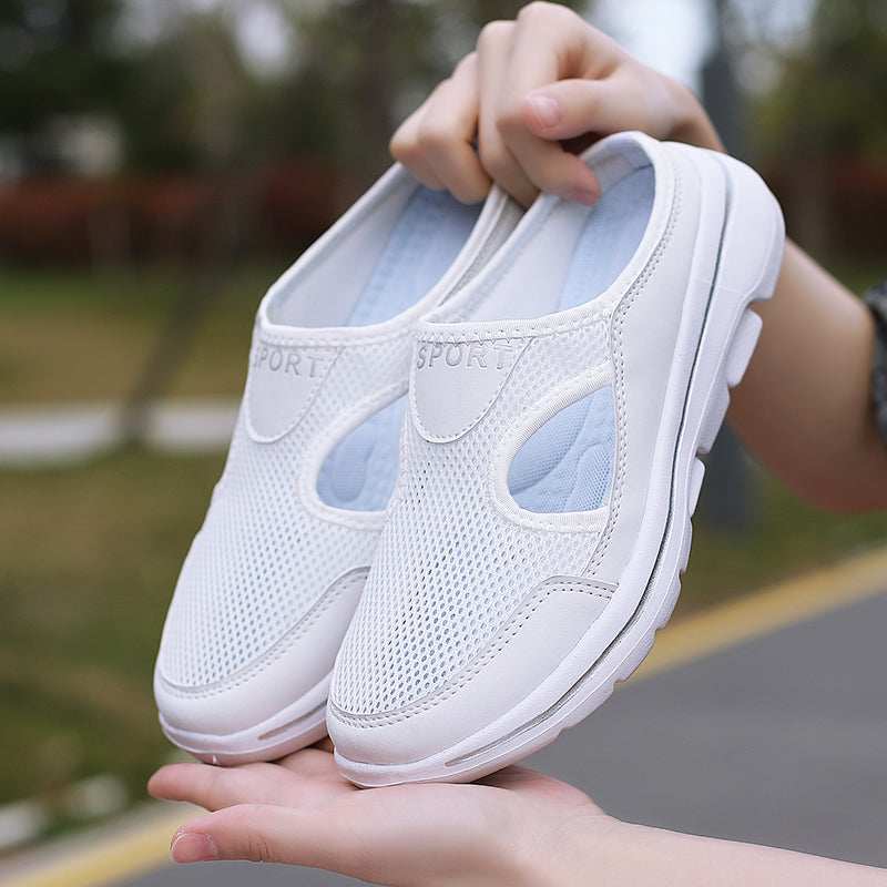 Weiße Damen-Sneaker mit atmungsaktivem Mesh-Design, ideal für Sport und Freizeit. Bequeme, leichte Schuhe für den täglichen Gebrauch.
