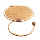 Katzenspielzeug Sisal Kratzmatte rund beige mit Schwanz, langlebig, für Krallenpflege.