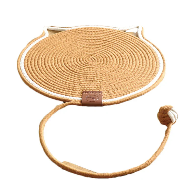 Katzenspielzeug Sisal Kratzmatte rund beige mit Schwanz, langlebig, für Krallenpflege.