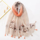 Eleganter Damen-Schal mit Blumenmuster, weiches Material, modisches Accessoire, ideal für Frühling und Herbst, stilvoll und vielseitig.