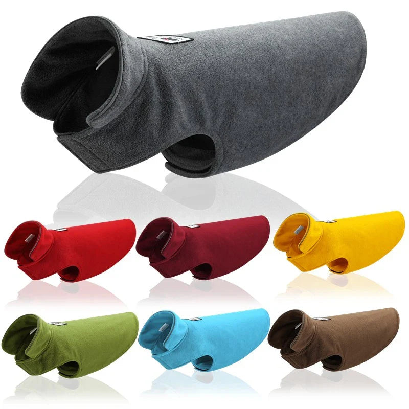 Hunde-Wintermantel in verschiedenen Farben: grau, rot, burgund, gelb, grün, blau, braun. Warm, stilvoll, ideal für kalte Tage.