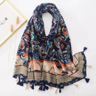 Eleganter Damen-Schal mit floralem Paisley-Muster, blau und orange, aus weichem Stoff. Perfekt für Herbstmode und stilvolle Accessoires.