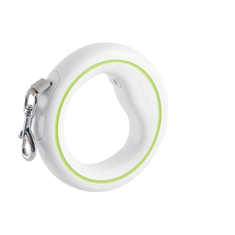 Weißer, runder Hundeleinenhalter mit grünem Akzent, ergonomisches Design, Metallkarabiner.