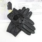 Schwarze Lederhandschuhe mit Knopfverschluss, stilvoll und elegant, ideal für Autofahrer. Hochwertiges Material, perfekter Sitz, zeitloses Design.