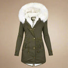 Damen Winterparka mit Kapuze, olivgrün, Kunstfellbesatz, warm gefüttert, modisch, funktional, ideal für kalte Tage, stilvoller Outdoor-Mantel.