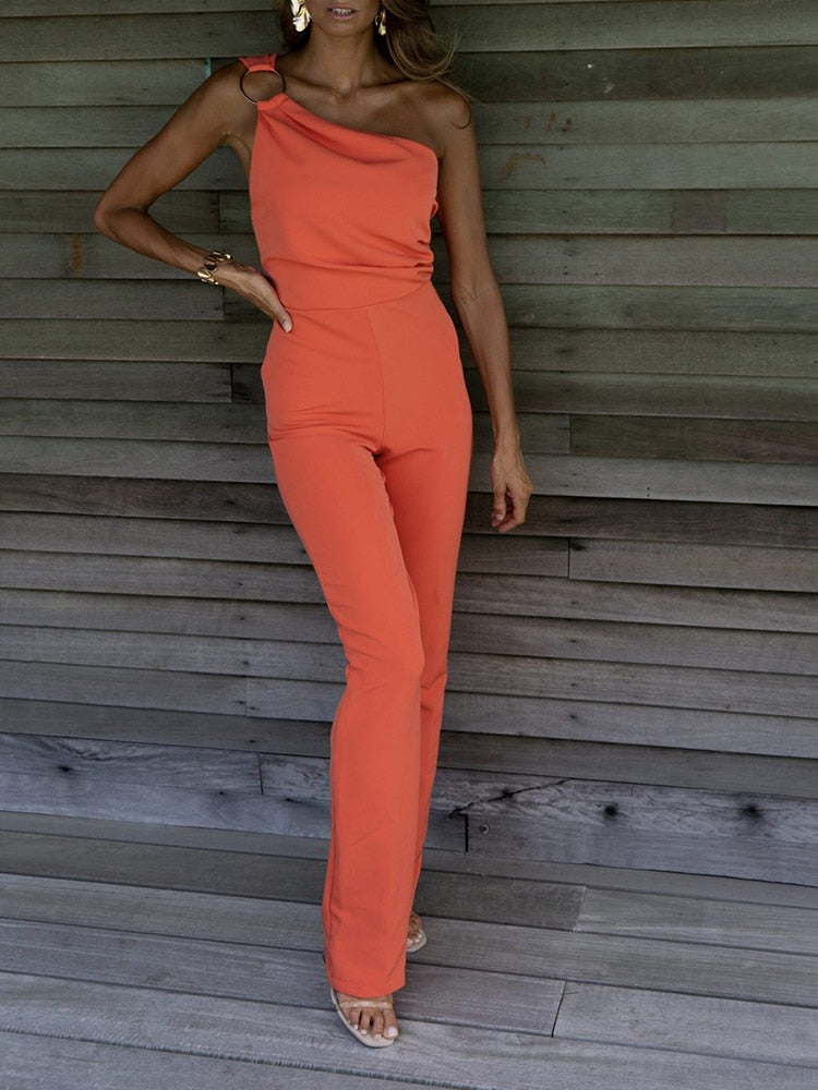 Eleganter orangefarbener Jumpsuit mit asymmetrischem One-Shoulder-Design, ideal für stilvolle Anlässe. Perfekte Passform, modisch und trendy.