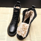 Schwarze Winterstiefel mit Kunstfellfutter, robustem Design und rutschfester Sohle. Perfekt für kalte Tage. Ideal für Herrenmode und Outdoor-Aktivitäten.