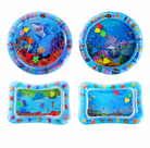 Bunte Kinder-Wassermatten mit Hai- und Meeresmotiven, ideal für Spielspaß im Sommer. Perfekt für den Garten oder Strand. Hochwertige Materialien.