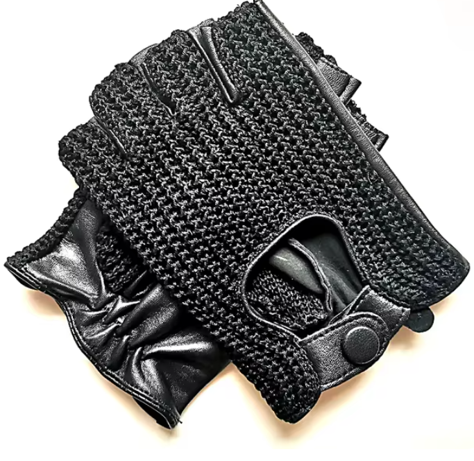 Schwarze fingerlose Handschuhe aus Leder und Strick, stilvoll und funktional, ideal für Mode und Komfort. Perfekt für Herbst- und Winteroutfits.