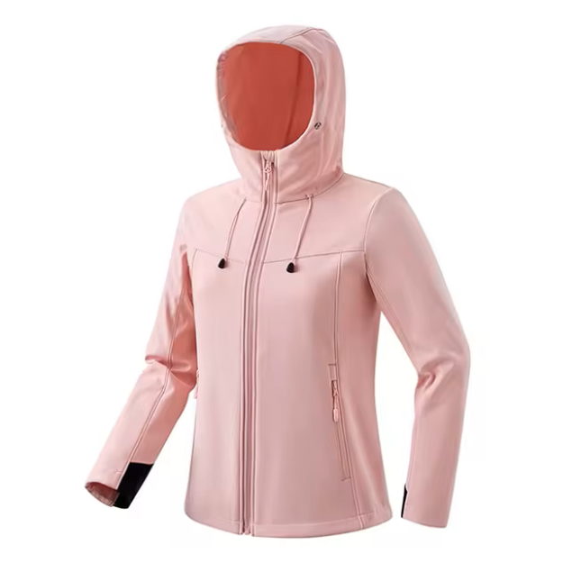 Damen Softshelljacke in Rosa mit Kapuze, wasserabweisend und atmungsaktiv. Ideal für Outdoor-Aktivitäten. Perfekte Passform und modisches Design.