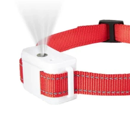 Rotes Anti-Bell-Halsband mit Sprühfunktion für Hunde, verstellbar, robustes Nylonmaterial.