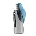 Graue Trinkflasche mit blauem Silikonaufsatz, BPA-frei, tragbar, ideal für Sport und Outdoor.