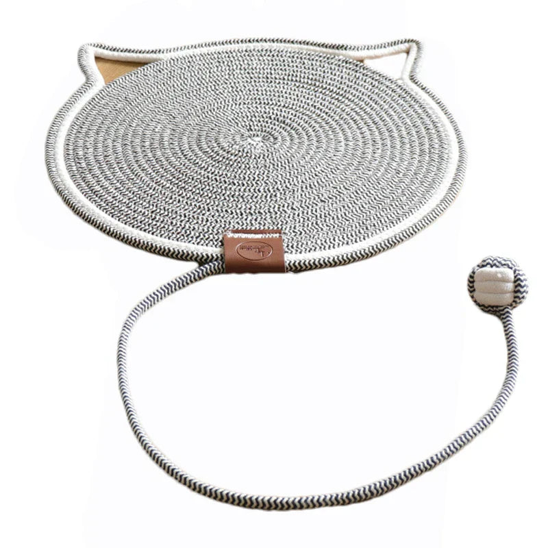 Katzenspielmatte aus Seil mit Ball, rund, grau-weiß, langlebig, interaktives Katzenspielzeug.