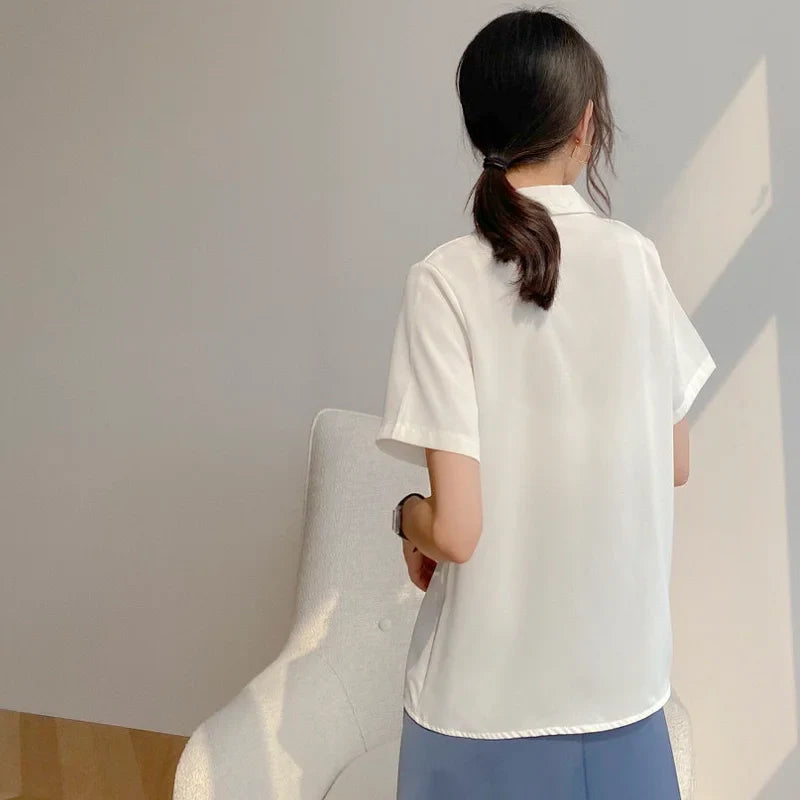 Damen V-Ausschnitt Shirt, weiß, Retro-Chic, koreanischer Stil, Streetwear, Harajuku, lässig, vielseitig, modisch, Sommermode.
