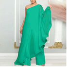 Elegantes, smaragdgrünes, schulterfreies Kleid mit fließendem Design, ideal für Abendveranstaltungen. Perfekt für stilvolle Mode und besondere Anlässe.