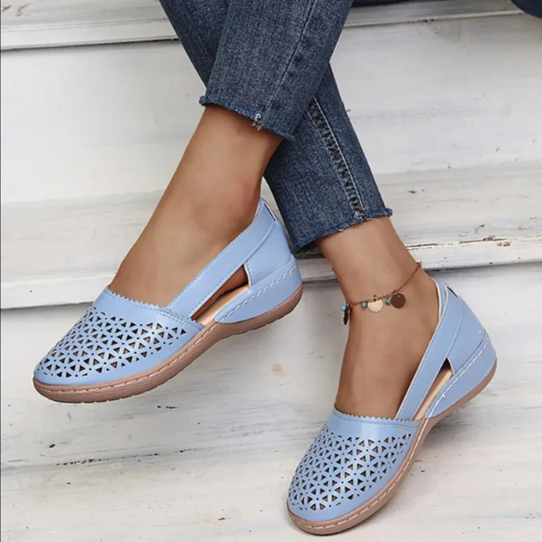 Damen-Sommerschuhe, hellblau, Leder, Cut-Out-Design, bequem, modisch, Jeanshosen.