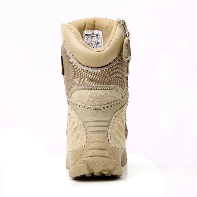 Beiger taktischer Stiefel, robustes Design, ideal für Outdoor-Aktivitäten. Hochwertige Materialien, rutschfeste Sohle, langlebig und komfortabel.