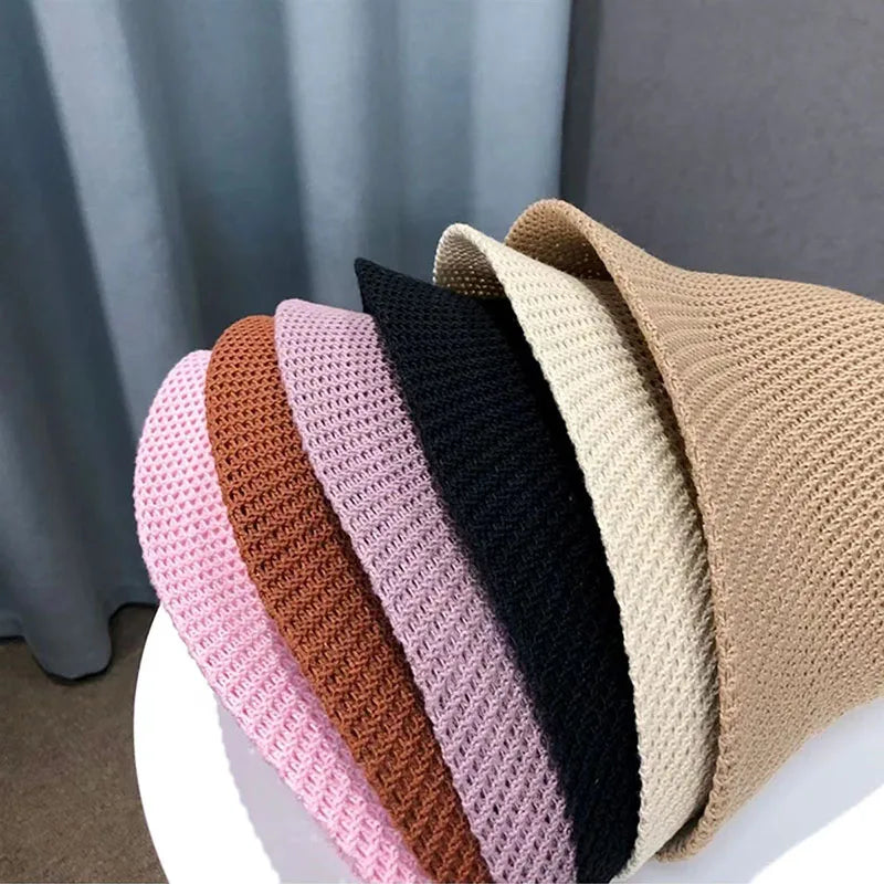 Damen-Sommerhut aus atmungsaktivem, gehäkeltem Material in verschiedenen Farben. Perfekt für Strand, Outdoor und Freizeit. Faltbar und stilvoll.