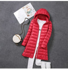 Damen Ultra-Leichtgewicht Packable Lange Pufferjacke, 2023 Herbst/Winter, warm, abnehmbare Kapuze, modisch, rot, ideal für kalte Tage.
