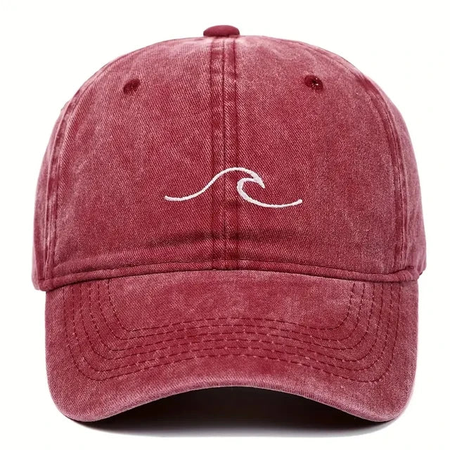 Rote Baseballkappe mit Wellenstickerei, Vintage-Design, gewaschener Look. Perfekt für Damen, ideal für Hip-Hop und Freizeitmode.