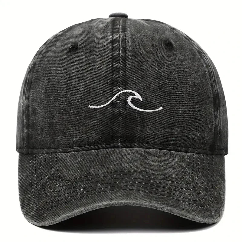Schwarze Baseballcap mit Wellenstickerei, Vintage-Design, unisex, ideal für Hip-Hop und Freizeit, gewaschener Look, modisch und vielseitig.