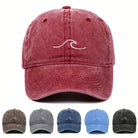 Rote Baseballcap mit Wellenstickerei, Vintage-Design, unisex, in verschiedenen Farben erhältlich. Perfekt für Hip-Hop und Freizeitmode.