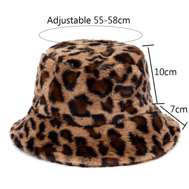 Leopardenmuster Faux-Pelz Eimerhut, flauschig und warm, ideal für Damen im Winter. Verstellbar 55-58cm, modisch und funktional.