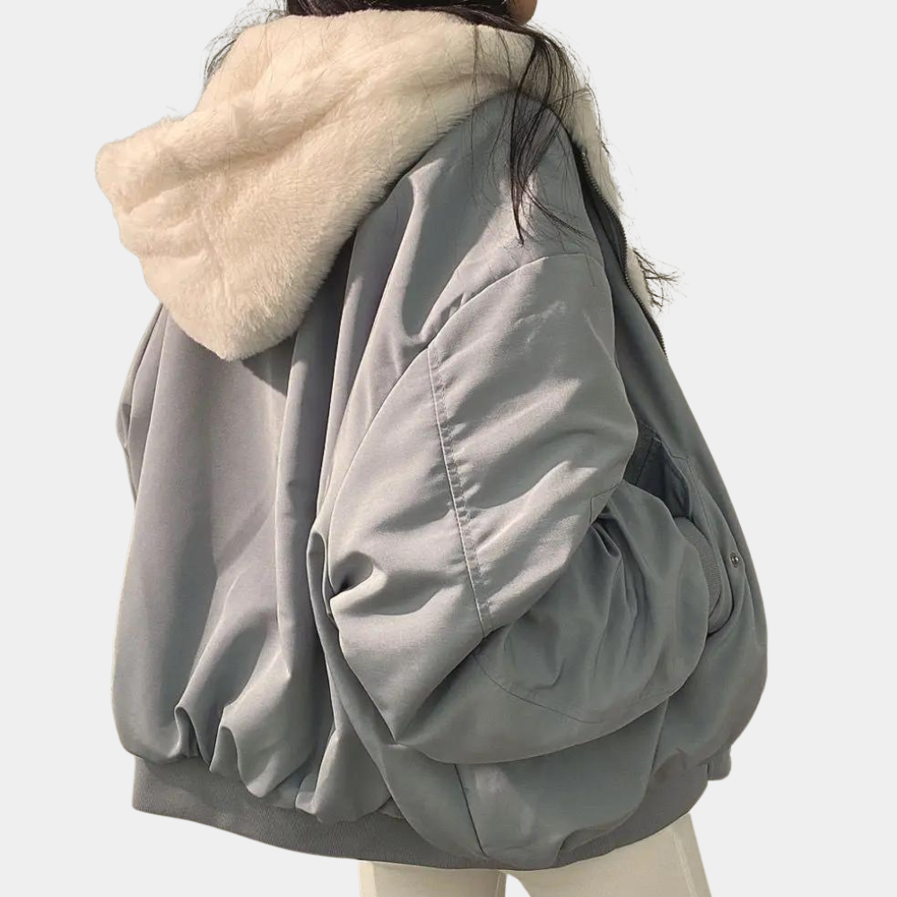 Damen Winterjacke mit Kapuze, warm gefüttert, stilvoll und bequem. Perfekt für kalte Tage. Erhältlich in verschiedenen Größen und Farben.