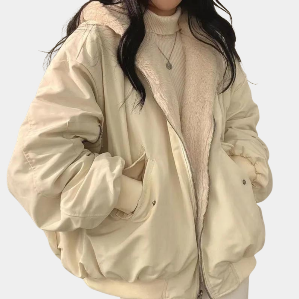Damen Winterjacke in Beige, warm gefüttert, mit Kapuze und Reißverschluss. Perfekt für kalte Tage. Modisch und funktional.
