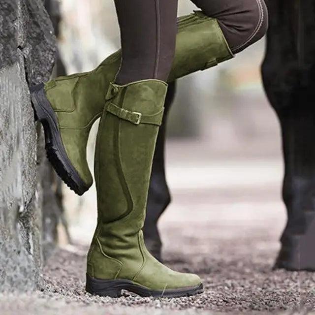 Grüne Damenstiefel aus PU-Leder mit Reißverschluss, retro und lässig, niedriger Absatz, modische Gladiator-Designs, ideal für Herbstmode.