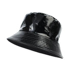 Schwarzer Kunstleder-Bucket-Hat, glänzend, modisch, unisex, ideal für Harajuku-Stil, Fischerhut, reflektierend, vielseitig, trendiges Accessoire.
