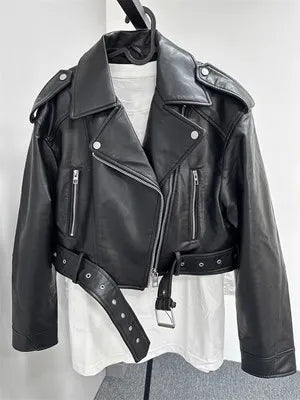 Damen Vintage Kunstlederjacke, kurz, mit Gürtel und Reißverschluss. Retro Streetwear, ideal für modische Outfits. Perfekt für Herbst.
