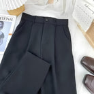 Elegante schwarze Anzughose aus hochwertigem Stoff, ideal für Business- und formelle Anlässe. Perfekte Passform und zeitloses Design.