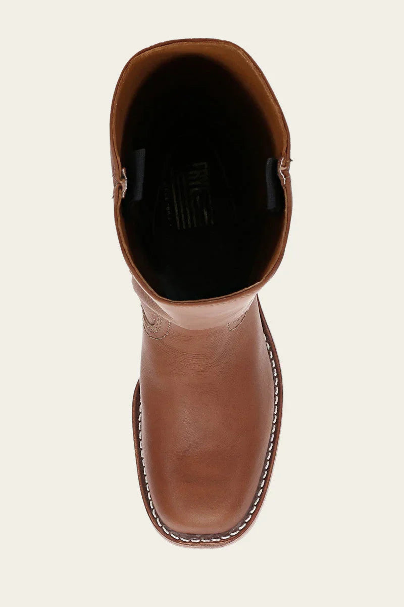 Brauner Lederstiefel von oben, robustes Design, ideal für Outdoor-Aktivitäten. Hochwertige Verarbeitung, langlebig und stilvoll.